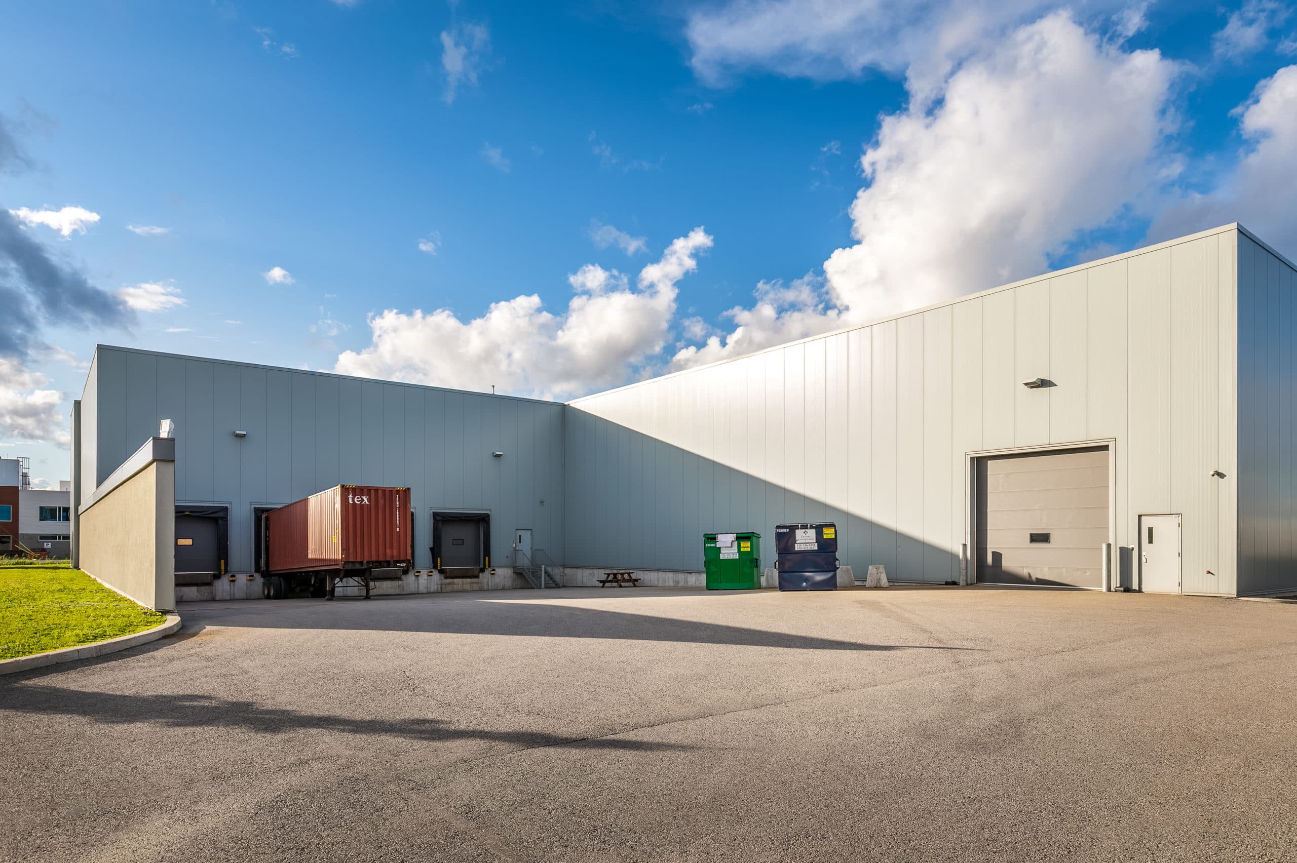 Truck Doors 3190, F.-X. Tessier Street, Vaudreuil-Dorion QC