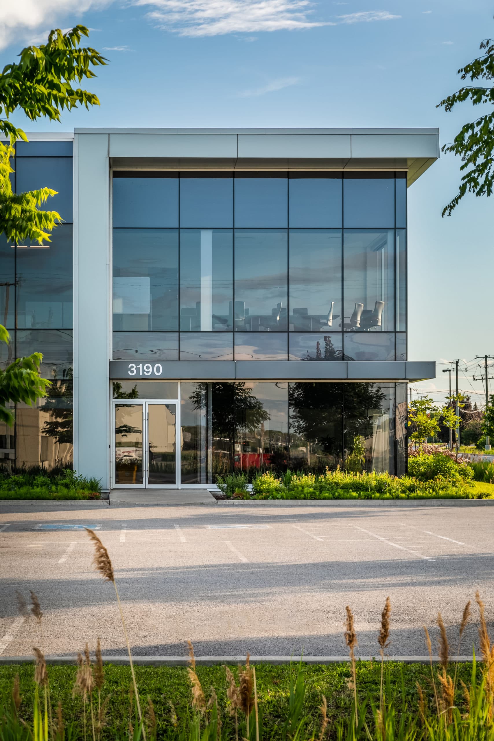 Main Entrance 3190, F.-X. Tessier Street, Vaudreuil-Dorion QC