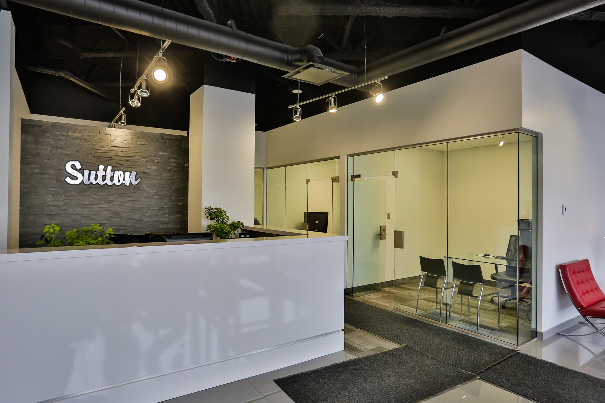 Sutton Front Desk 825, Lebourgneuf Boulevard "Complexe Lebourgneuf Phase I", Québec City QC