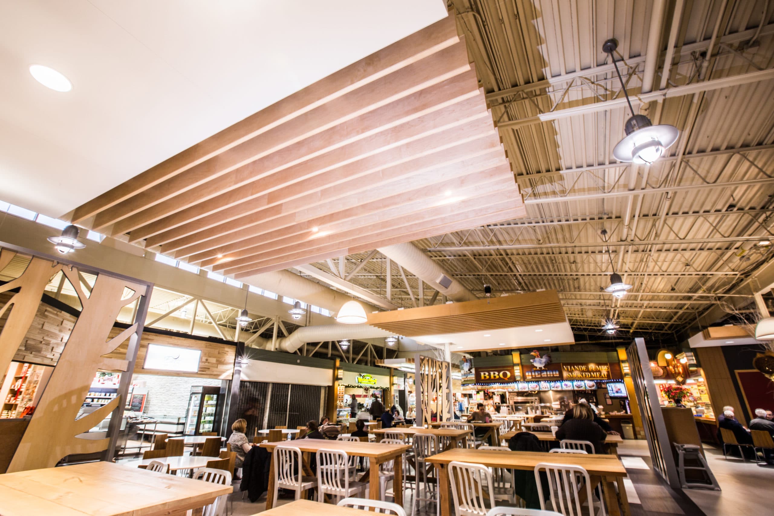 Sitting Area 11590-11800, de Salaberry Boulevard "Marché de l'Ouest", Dollard-des-Ormeaux QC