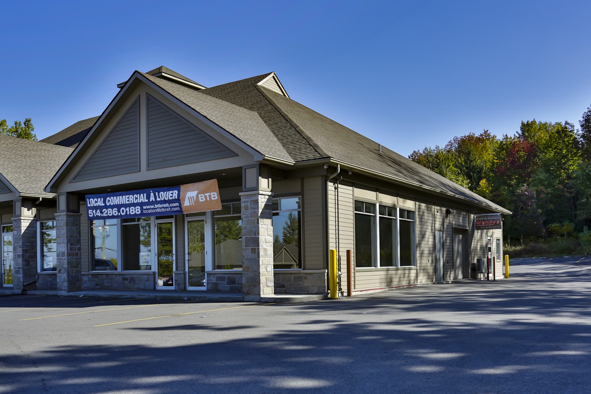Street View 2665-2673 & 2681, Côte Saint-Charles, Saint-Lazare QC