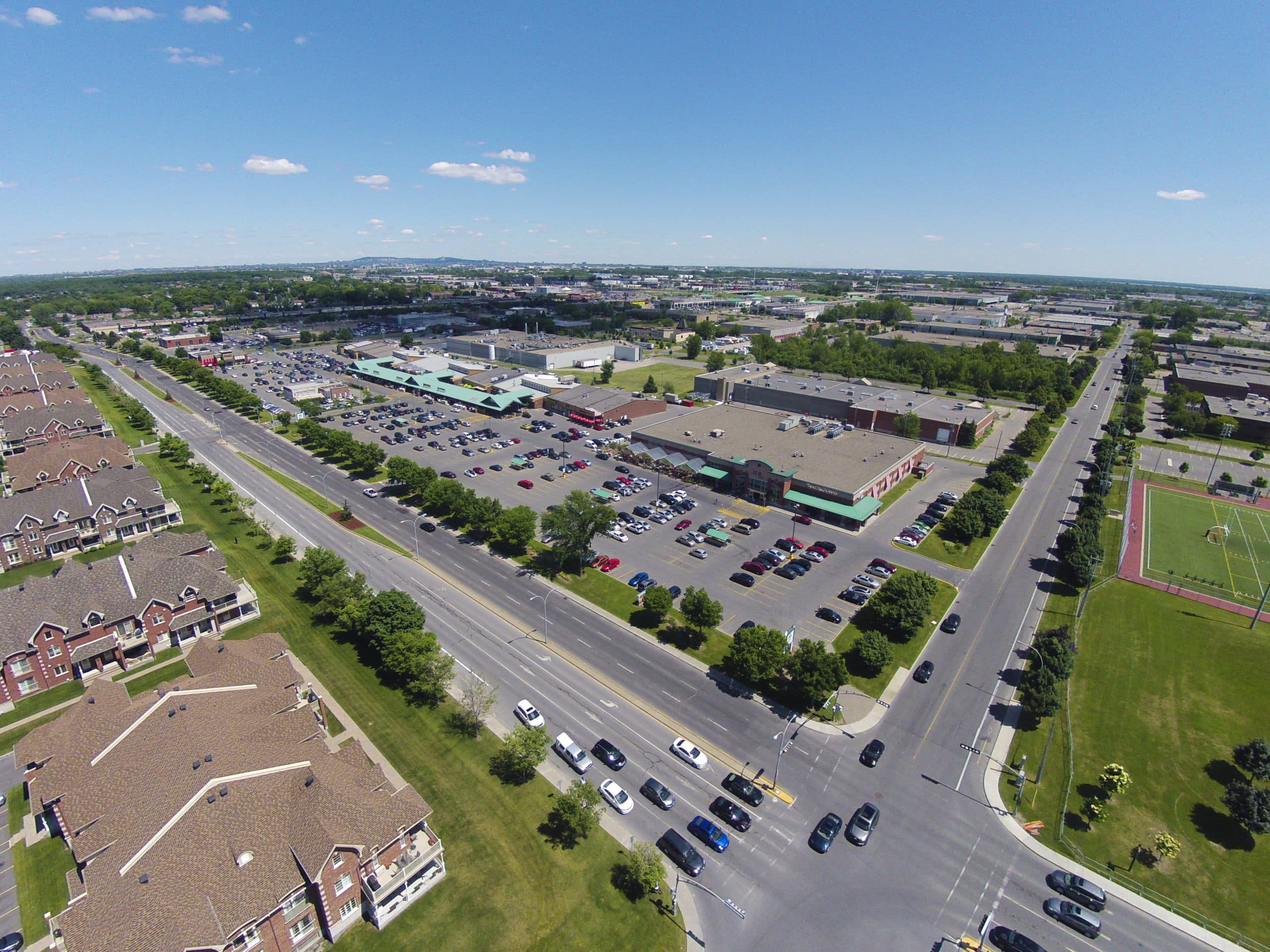 Aerial View 11590-11800, de Salaberry Boulevard "Marché de l'Ouest", Dollard-des-Ormeaux QC